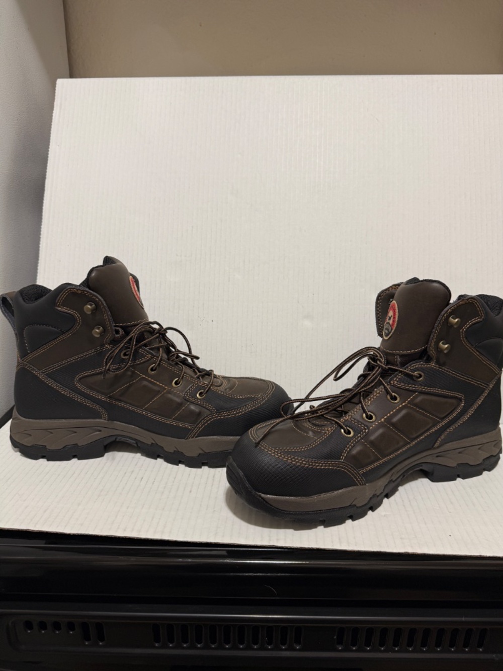 Irish Setter Men's Brown Aluminum Toe Slip Oil Resistant Work Boots Sz 10 1/2 D